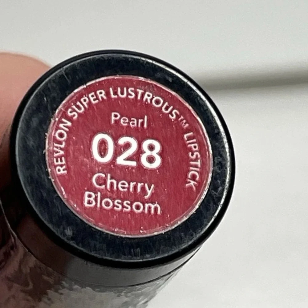 Revlon Super Lustrous Cherry Blossom Lipstick Bold Vibrant Classic Red‎ Glam New